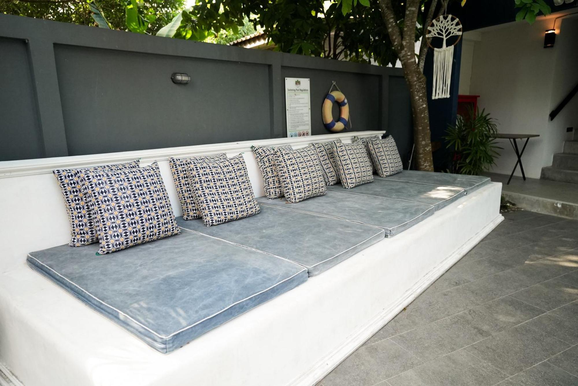 Kraam Silhouette Hotel And Cafe Phuket Chalong Εξωτερικό φωτογραφία