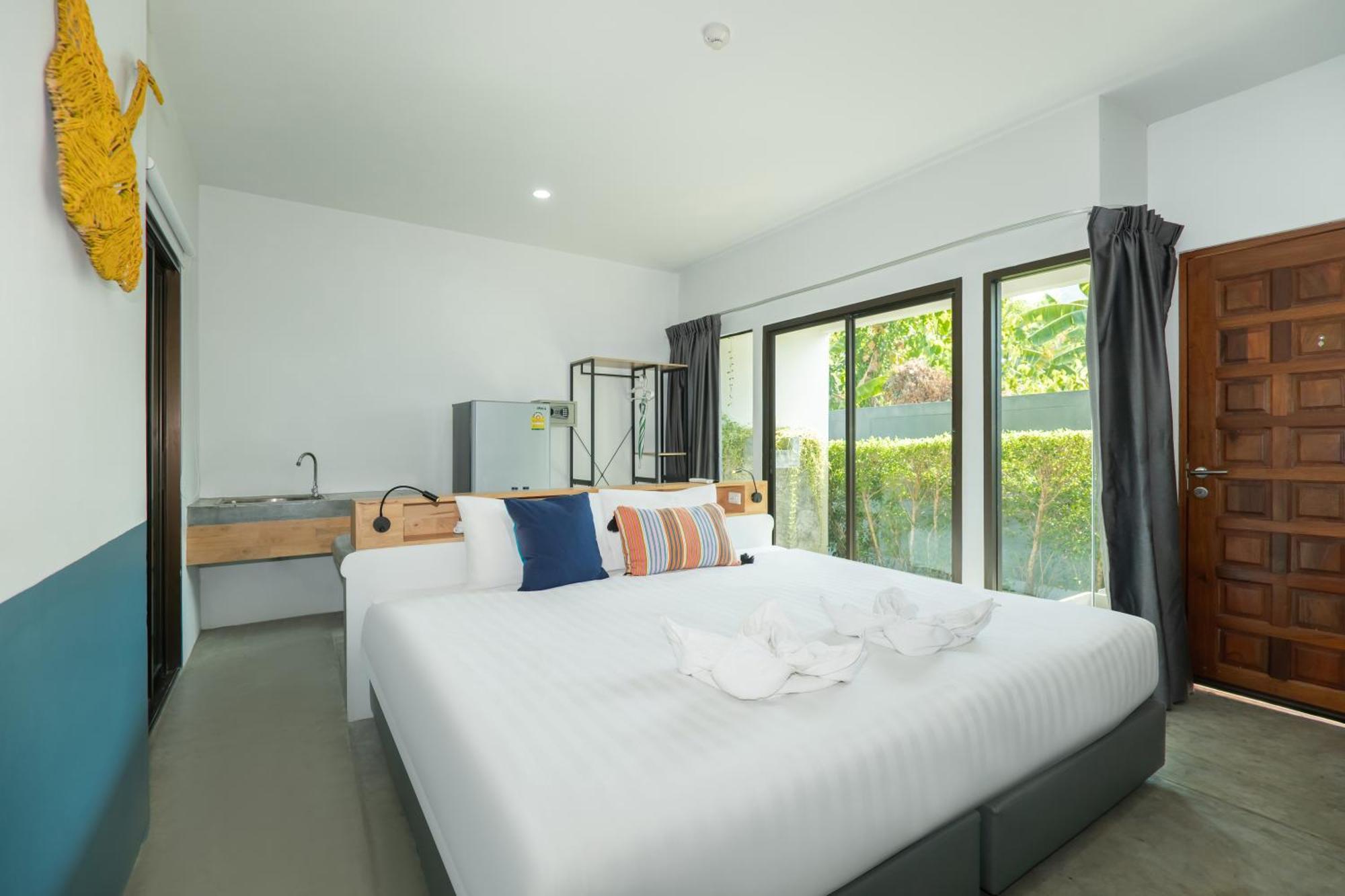 Kraam Silhouette Hotel And Cafe Phuket Chalong Εξωτερικό φωτογραφία